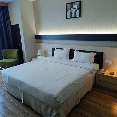 Lintas Platinum Hotel Кота Кинабалу Екстериор снимка