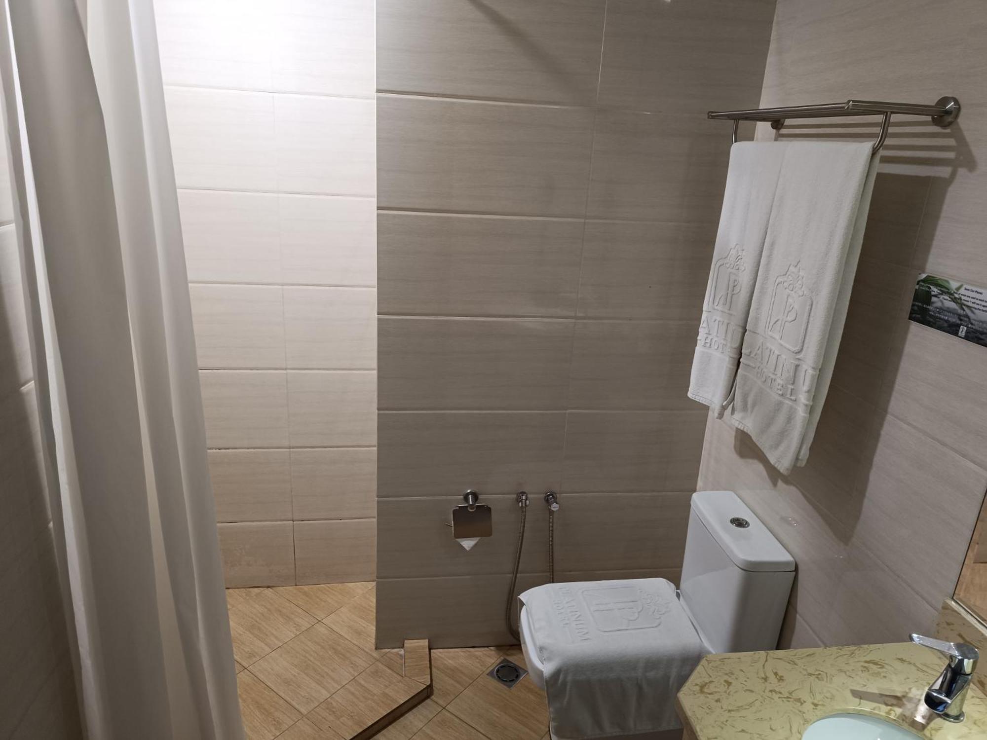 Lintas Platinum Hotel Кота Кинабалу Екстериор снимка