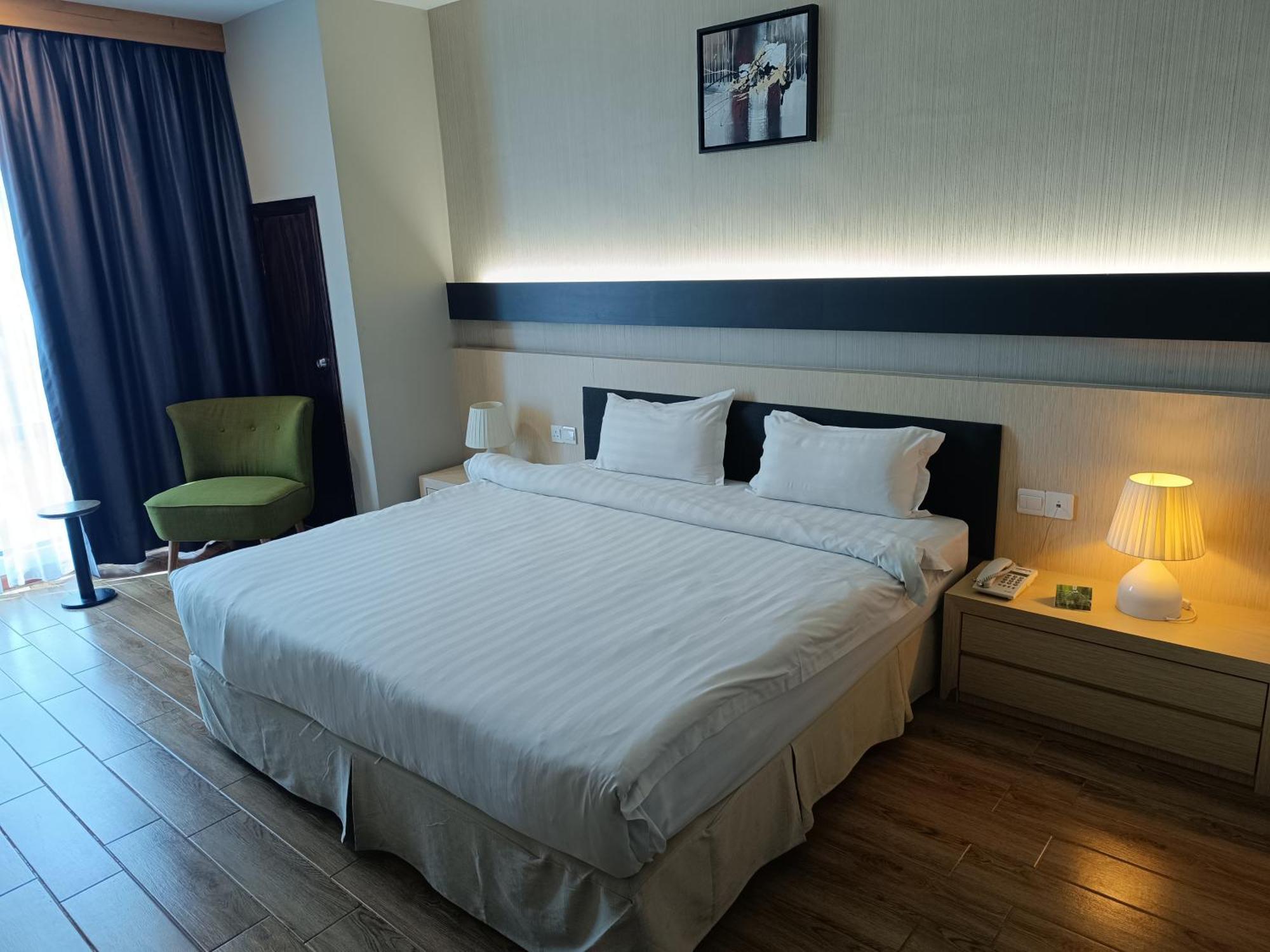 Lintas Platinum Hotel Кота Кинабалу Екстериор снимка