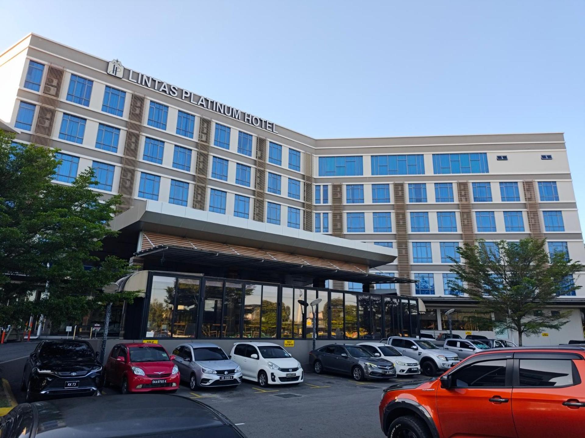 Lintas Platinum Hotel Кота Кинабалу Екстериор снимка