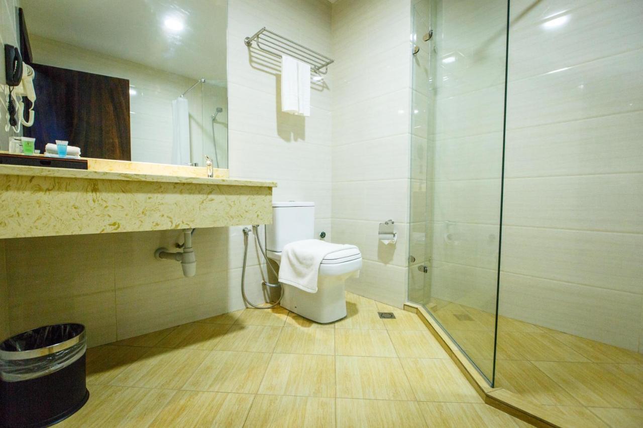Lintas Platinum Hotel Кота Кинабалу Екстериор снимка