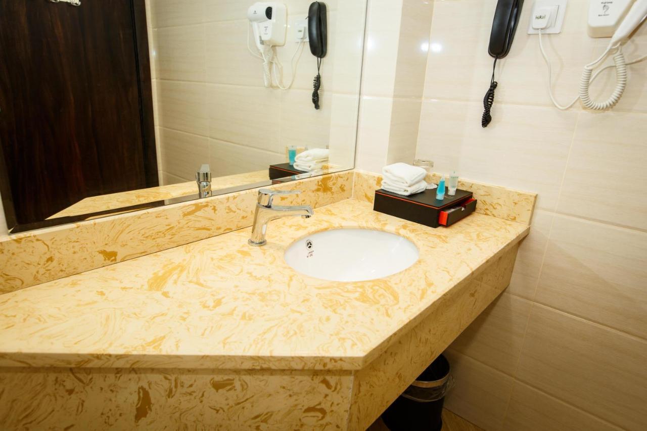 Lintas Platinum Hotel Кота Кинабалу Екстериор снимка