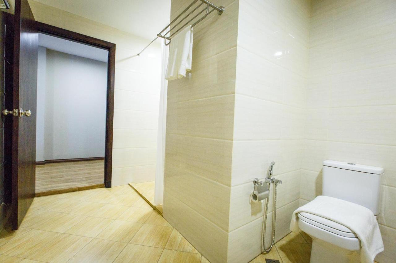 Lintas Platinum Hotel Кота Кинабалу Екстериор снимка
